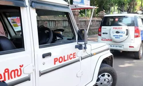 വിദേശത്ത് ജോലി വാഗ്ദാനം ചെയ്ത് ലക്ഷങ്ങള്‍ തട്ടിയെടുത്ത പൊലീസുകാരനെതിരെ മുഖ്യമന്ത്രിക്ക് പരാതി