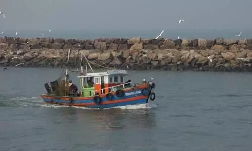 മത്സ്യബന്ധന തുറമുഖങ്ങൾ തുറക്കാൻ അനുമതി