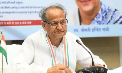 ഞങ്ങൾ നടപടിയെടുത്തത്​ നോക്കൂ; യോഗിക്ക്​ ഉപദേശവുമായി അശോക്​​ ഗെഹ്​ലോട്ട്​