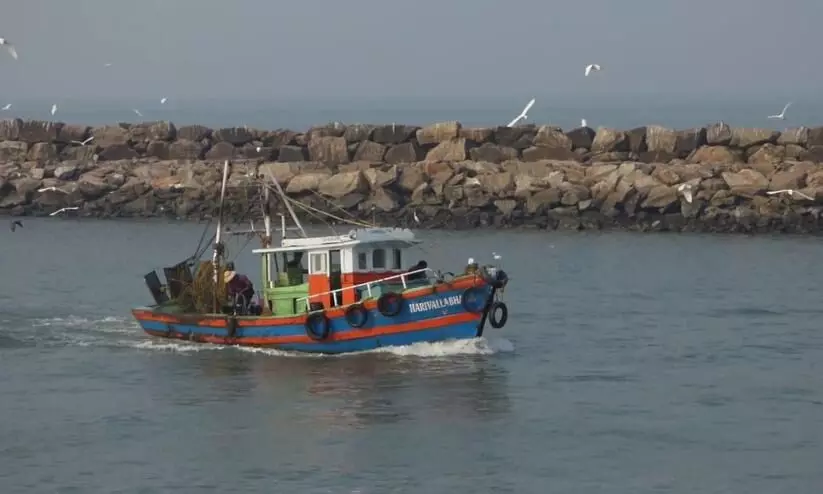 മത്സ്യബന്ധന തുറമുഖങ്ങൾ തുറക്കാൻ അനുമതി