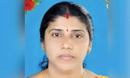 ജ്യോത്സ്നയുടെ ആത്​മഹത്യ: ജില്ല ഒാഫിസറെയും സൂപ്രണ്ടിനെയും സ്​ഥലം മാറ്റി