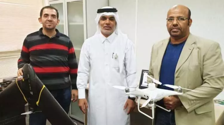 േഡ്രാൺ പറക്കുന്നു, ഭൂമിശാസ്ത്ര ഡാറ്റാബേസ് വികസിപ്പിക്കാൻ േഡ്രാൺ പറക്കുന്നു, ഭൂമിശാസ്ത്ര ഡാറ്റാബേസ് വികസിപ്പിക്കാൻ