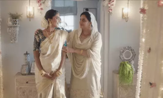 ലൗജിഹാദെന്ന് ആരോപിച്ച് സൈബർ ആക്രമണം; പരസ്യം തനിഷ്ഖ് പിൻവലിച്ചു ലൗജിഹാദെന്ന് ആരോപിച്ച് സൈബർ ആക്രമണം; പരസ്യം തനിഷ്ഖ് പിൻവലിച്ചു