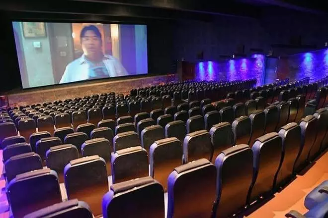 സം​സ്ഥാ​ന​ത്ത് സി​നി​മാ തി​യ​റ്റ​റു​ക​ൾ ഉ​ട​ൻ തു​റ​ക്കി​ല്ല