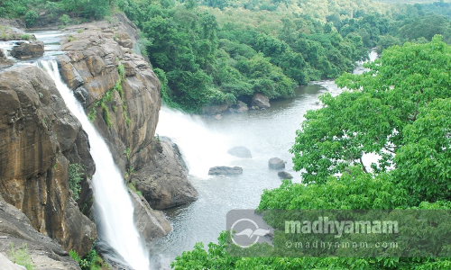 അതിരപ്പിള്ളി വെള്ളച്ചാട്ടം കാണാൻ ഇനിയും കാത്തിരിക്കണം, തുമ്പൂർമുഴി 22 ന് തുറന്നേക്കും