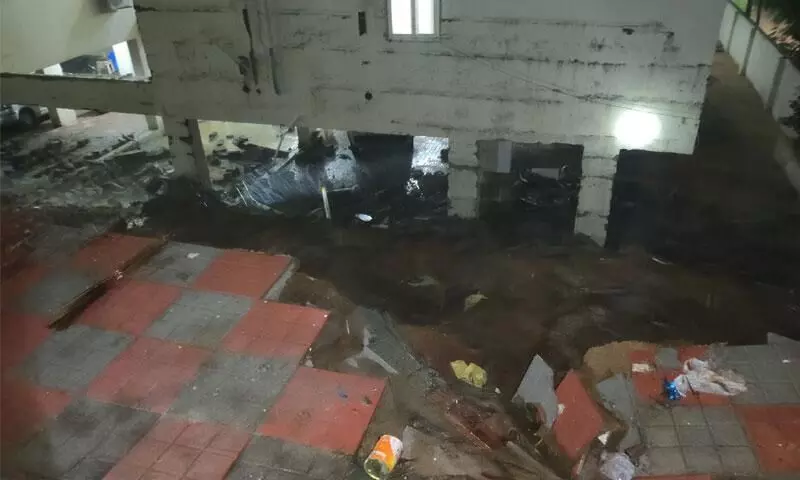 ​കനത്ത മഴ; ഹൈദരാബാദിൽ വീടുകൾക്ക്​ മുകളിലേക്ക്​ ചുറ്റുമതിൽ ഇടിഞ്ഞുവീണ്​ ഒമ്പതുമരണം