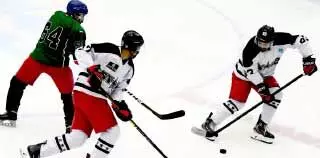 കുവൈത്ത്​ ​െഎസ്​ ഹോക്കി ലീഗ്​ ആരംഭിച്ചു