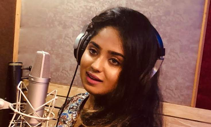 വഴിതെറ്റി എത്തിയ പാട്ടിലൂടെ മധുശ്രീക്ക് രണ്ടാം പുരസ്കാരം വഴിതെറ്റി എത്തിയ പാട്ടിലൂടെ മധുശ്രീക്ക് രണ്ടാം പുരസ്കാരം