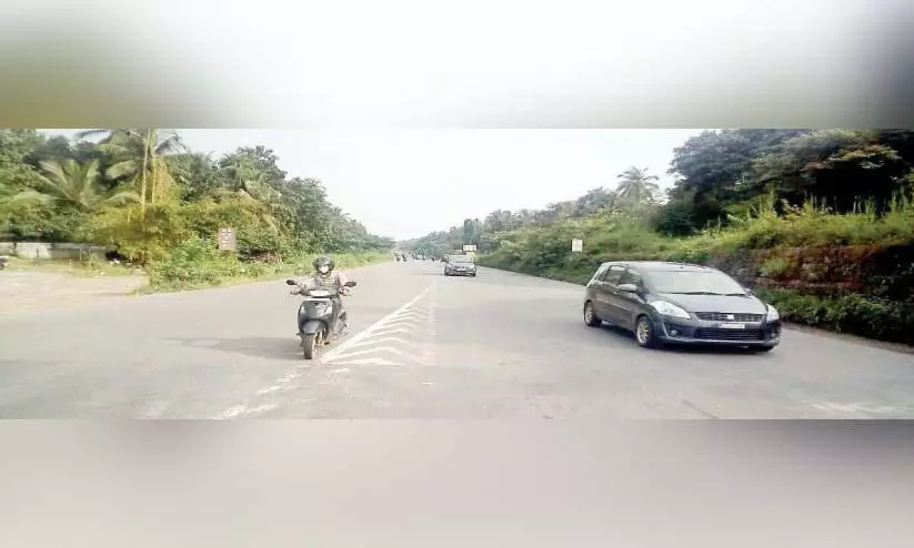 ആറുവരിപ്പാത മലബാറിെൻറ വാണിജ്യ– വ്യവസായ മേഖലക്ക് കരുത്താകും ആറുവരിപ്പാത മലബാറിെൻറ വാണിജ്യ– വ്യവസായ മേഖലക്ക് കരുത്താകും