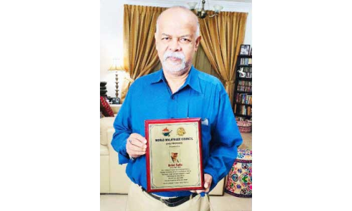 ശിഷ്യഗണങ്ങൾ സാക്ഷി; ആർട്ടിസ്​റ്റ്​ സതിയുടെ കല​ാവിരുതുകൾ ഇനി നാട്ടിൽ