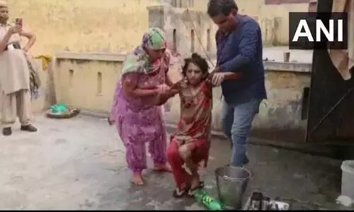 ഭാര്യയെ ഒരു വർഷത്തിലേറെ കക്കൂസിൽ പൂട്ടിയിട്ട്​ ഭർത്താവ്; അവശനിലയിലായ സ്​ത്രീയെ രക്ഷപ്പെടുത്തി​