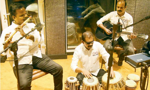 ഇന്ന്​ ലോക വൈറ്റ്​കെയ്​ൻ ദിനം; ഇവർക്ക്​ ജീവിതവഴി സംഗീതം തന്നെ