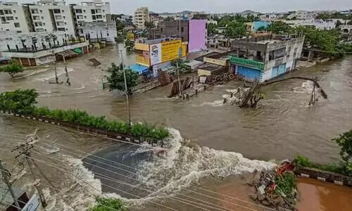 തെലങ്കാനയിൽ കനത്ത മഴയും വെള്ളപ്പൊക്കവും; ഒരു കുടുംബത്തിലെ ഒമ്പതുപേർ ഒലിച്ചുപോയി