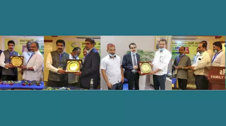 കോവിഡ്കാല പ്രവർത്തനത്തിലെ സഹകാരികളെ കെ.എം.സി.സി ആദരിച്ചു കോവിഡ്കാല പ്രവർത്തനത്തിലെ സഹകാരികളെ കെ.എം.സി.സി ആദരിച്ചു