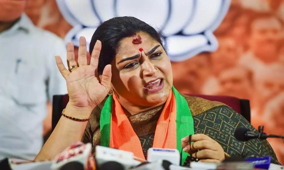 കോൺഗ്രസിനെതിരായ പരാമർശം വിനയായി; മാപ്പുപറഞ്ഞ് ഖുശ്ബു കോൺഗ്രസിനെതിരായ പരാമർശം വിനയായി; മാപ്പുപറഞ്ഞ് ഖുശ്ബു