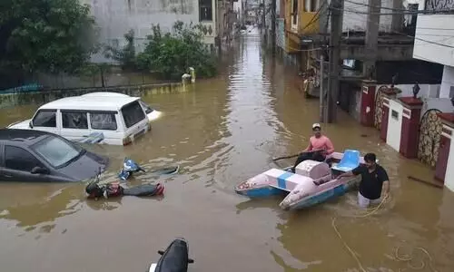 മ​ര​ണം 50; ഹൈ​ദ​രാ​ബാ​ദിൽ നി​ര​വ​ധി കോ​ള​നി​ക​ൾ വെ​ള്ള​ത്തി​ന​ടി​യി​ൽ