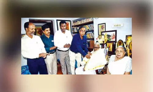 കാലത്തോട് സംസാരിച്ച കവി