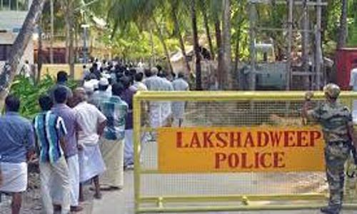 ലക്ഷദ്വീപിലേക്ക്​ ലഹരികടത്തുന്ന  സംഘങ്ങൾ സജീവം; ആ​റു​മാ​സ​ത്തി​നി​ടെ ല​ക്ഷ​ദ്വീ​പ്​ പൊ​ലീ​സ്​ ന​ട​ത്തി​യ​ത് പ​ത്തി​ല​ധി​കം ല​ഹ​രി​വേ​ട്ട​