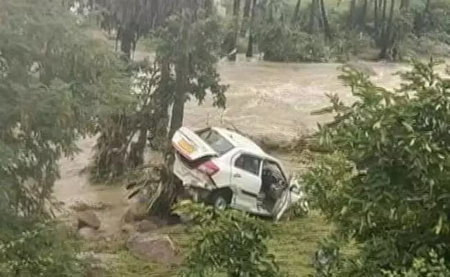 കാറില്‍ വെളളം നിറഞ്ഞു, ഒഴുകി തുടങ്ങി- ഹൃദയഭേദകമായി വെങ്കടേശി​െൻറ അവസാന ഫോൺ കോള്‍