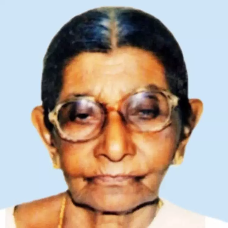 ര​ത്ന​മ്മ