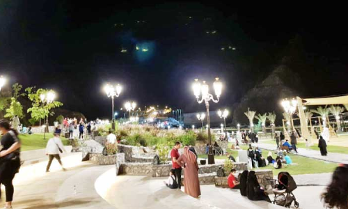 സഞ്ചാരികൾ ഒഴുകിയെത്തി ഷീസ് പാർക്ക്