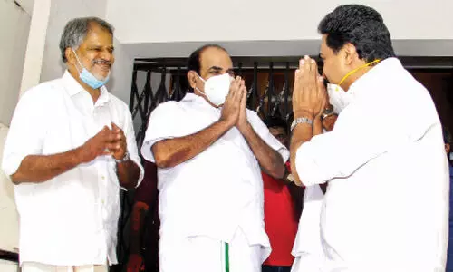 ജോ​സി​ന്​ സി.​പി.​എ​മ്മി​െൻറ പ​ച്ച​ക്കൊ​ടി