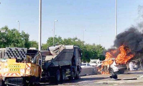 നിർത്തിയിട്ട ടാങ്കറിൽ കാറിടിച്ച്​ യുവാവ്​ മരിച്ചു