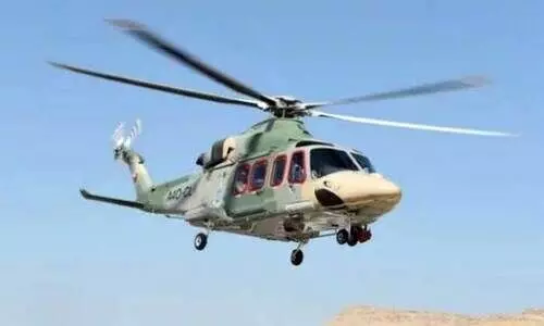 മലമുകളിൽനിന്ന്​ വീണ്​ പരിക്കേറ്റയാളെ ആശുപത്രിയിലെത്തിച്ചു