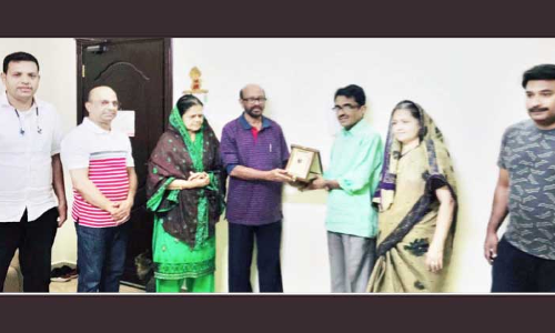 പടവ് കുടുംബവേദി യാത്രയയപ്പ് നൽകി