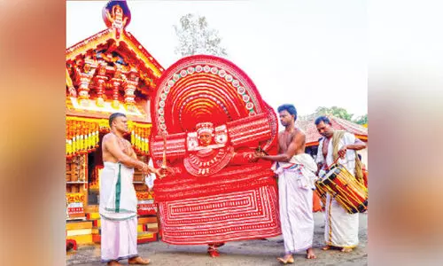 ഇന്ന് തുലാസംക്രമം; െതയ്യക്കാവുകൾക്കുമീതെ അനിശ്ചിതത്വത്തി​െൻറ കാർമേഘങ്ങൾ