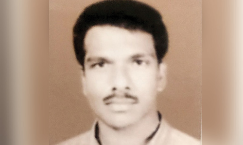 കണ്ണടയുംമുമ്പ്​ മകനെയൊന്നു കാണണം; ഈ മാതാപിതാക്കൾ കാത്തിരിക്കുന്നു