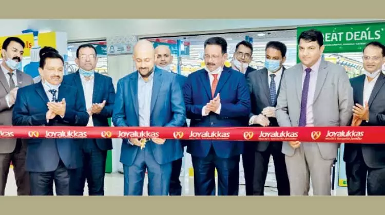 അബൂദബിയിൽ ജോയ് ആലുക്കാസ് പുതിയ ഷോറൂം തുറന്നു അബൂദബിയിൽ ജോയ് ആലുക്കാസ് പുതിയ ഷോറൂം തുറന്നു