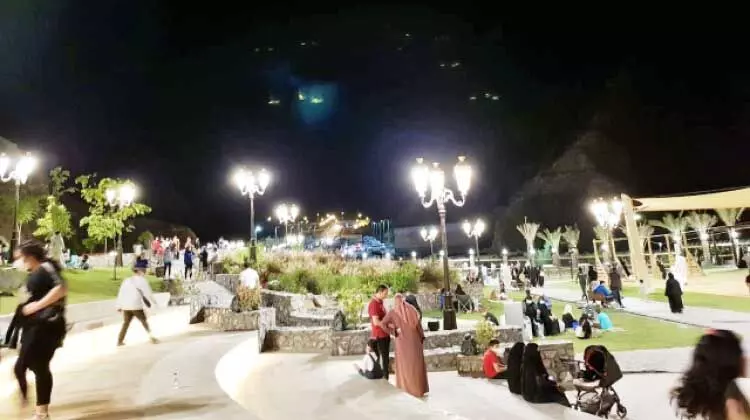 സഞ്ചാരികൾ ഒഴുകിയെത്തി ഷീസ് പാർക്ക്