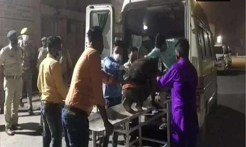 യു.പിയിലെ പിലിഭിത്തിൽ ബസും കാറും കൂട്ടിയിടിച്ച് ഏഴു മരണം