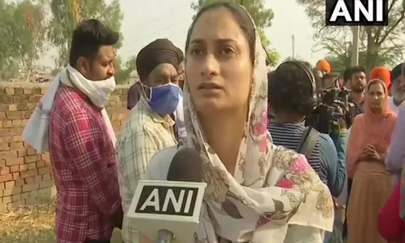 സുരക്ഷയുണ്ടായിരുന്നെങ്കിൽ പിതാവ് കൊല്ലപ്പെടില്ലായിരുന്നുവെന്ന് ശൗര്യചക്ര ബൽവീന്ദർ സിങ്ങിെൻറ മകൾ സുരക്ഷയുണ്ടായിരുന്നെങ്കിൽ പിതാവ് കൊല്ലപ്പെടില്ലായിരുന്നുവെന്ന് ശൗര്യചക്ര ബൽവീന്ദർ സിങ്ങിെൻറ മകൾ