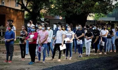 കോവിഡ്​ 19: നീറ്റ്​ പരീക്ഷയെഴുതിയ പെൺകുട്ടികളുടെ എണ്ണത്തിൽ കുറവ്​