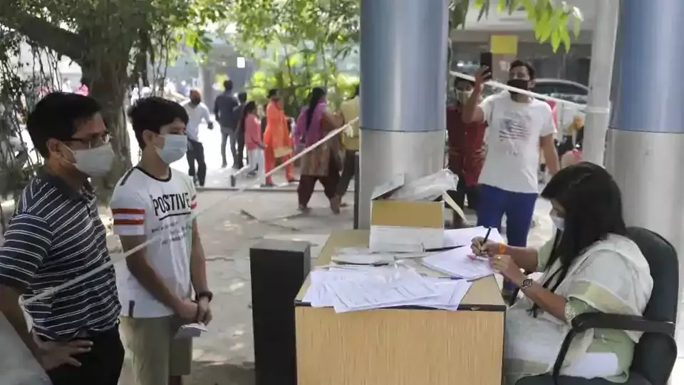 ശൈത്യകാലത്ത്​ കോവിഡി​െൻറ രണ്ടാം വ്യാപനമുണ്ടാവാനുള്ള സാധ്യത തള്ളികളയാനാവില്ലെന്ന്​ നീതി ആയോഗ്​