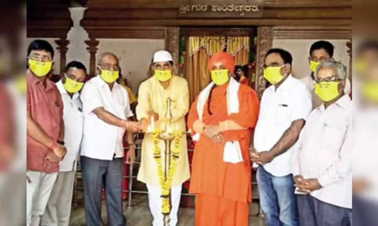 മതസൗഹാർദ സന്ദേശവുമായി ലിംഗായത്ത് മഠത്തിലെ ദസറ ഉദ്ഘാടനം ചെയ്ത് മുസ്​ലിം നേതാവ്