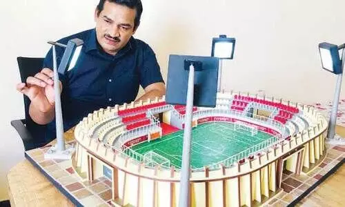 1000 ദി​ർ​ഹ​മി​ന്​ മു​ജീ​ബ്​ സ്​​റ്റേ​ഡി​യം പ​ണി​യു​ന്നു