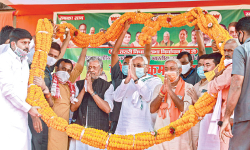 ബി​ഹാ​റി​ൽ നി​തീ​ഷ്കു​മാ​റി​ന്​ വി​ജ​യം എ​ളു​പ്പ​മാ​കി​ല്ല