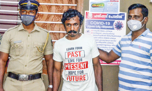 ടി ഷർട്ടിലെ വാക്യങ്ങൾ യാഥാർഥ്യമായില്ല; ആൽബിൻ രാജി​െൻറ ഭാവി കാരാ​ഗൃഹത്തിൽ