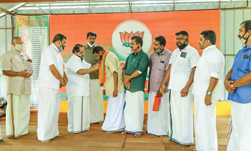 15വർഷം പഞ്ചായത്ത് അംഗമായിരുന്ന കോൺഗ്രസ് നേതാവ് ബി.ജെ.പിയിൽ ചേർന്നു