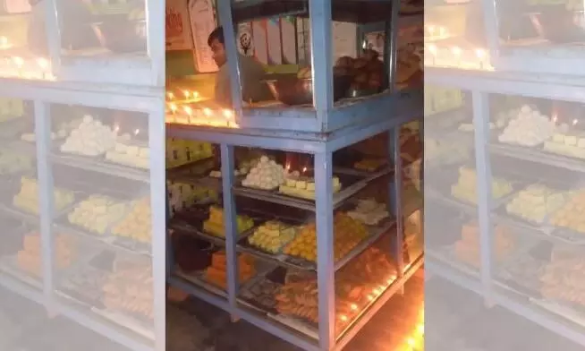 മണിപ്പൂർ ഗ്രാമത്തിെൻറ ഹൃദയം കവർന്ന കേരള ബേക്കറി മണിപ്പൂർ ഗ്രാമത്തിെൻറ ഹൃദയം കവർന്ന കേരള ബേക്കറി