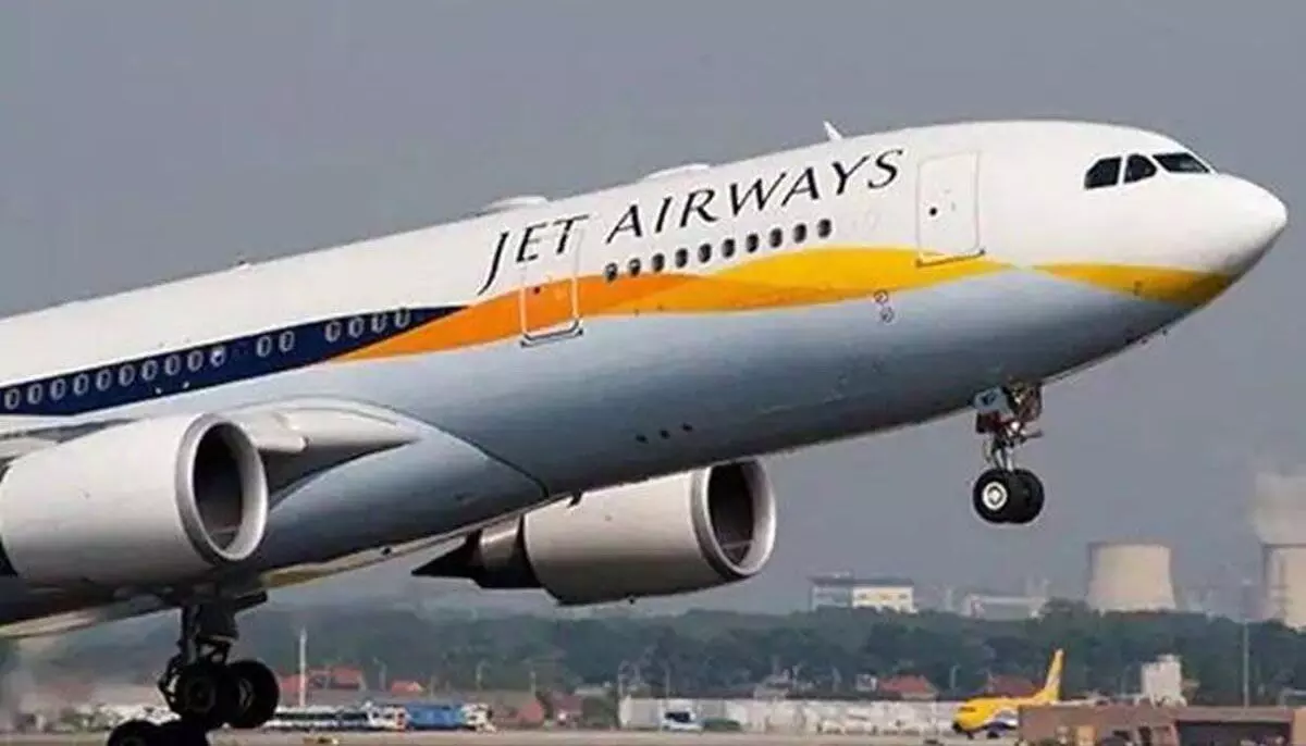 വീണ്ടും ചിറകുവിടർത്താൻ ജെറ്റ് എയർവേസ്; ഏറ്റെടുക്കുന്നത് വിദേശ സംരംഭകർ വീണ്ടും ചിറകുവിടർത്താൻ ജെറ്റ് എയർവേസ്; ഏറ്റെടുക്കുന്നത് വിദേശ സംരംഭകർ