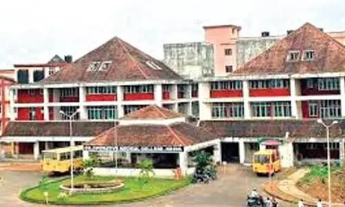 എറണാകുളം ഗവ.മെഡിക്കൽ കോളജിൽ അനാസ്ഥ തുടർക്കഥ;  ഇരകളായത് സ്വന്തം വിദ്യാർഥി മുതൽ കോവിഡ് ബാധിതർവരെ