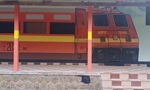 കൂകിപ്പായില്ല, പാഠം പഠിപ്പിക്കും ഇൗ തീവണ്ടി...