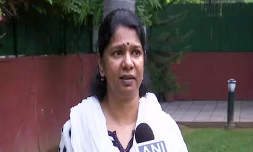 ഭീരുക്കൾ പോരാടുന്നത് സ്ത്രീകൾക്കും കുട്ടികൾക്കും എതിരെ എന്ന് കനിമൊഴി