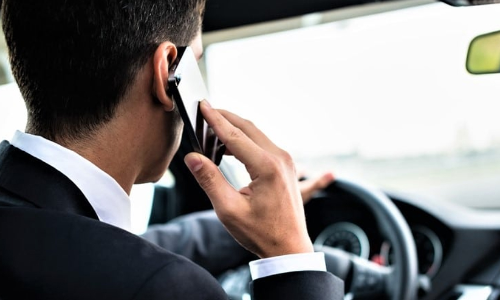 ഡ്രൈവിങ്ങിനിടെ മൊബൈല്‍ ഫോണ്‍ ഉപയോഗം; നിയമം കടുപ്പിച്ച് ബ്രിട്ടന്‍