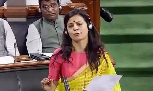 സി.എ.എ നടപ്പാക്കും മുമ്പ്​ നിങ്ങൾക്ക്​ അധികാരത്തിൽ നിന്ന്​ പുറത്തേക്കുള്ള വഴി കാണിച്ചുതരും; ജെ.പി നദ്ദയോട്​ മഹുവ മോയ്​ത്ര