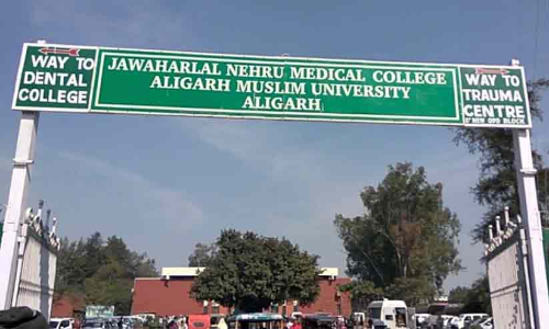 ഹാഥറസ്​: പൊലീസ്​ വാദം പൊളിച്ച ഡോക്​ടറെ ജോലിയിൽ നിന്ന്​ പുറത്താക്കി